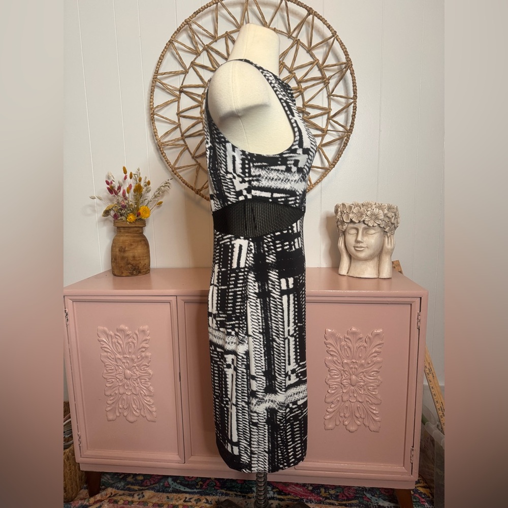 Trina Turk Black and White Geometric Midi Dress‎ - Picture 2 of 6